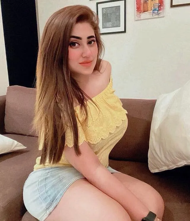 Private call girls service in Lahore – Discreet & professional companions in Bahria Town and Cantt area